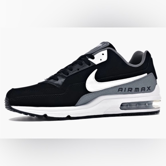 Men’s Nike Black and White Air Max Shoes - Picture 2 of 8